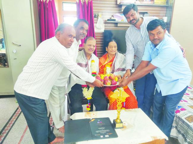 ಕೊಪ್ಪಳದ ವೈದ್ಯಕೀಯ ರಂಗದ ಸೇವಾ ತಪಸ್ವಿ ಡಾ. ಟಿ.ಹೆಚ್‌. ಮುಲ್ಲಾ: ಹಲವಾರು ಬಣ್ಣನೆ  