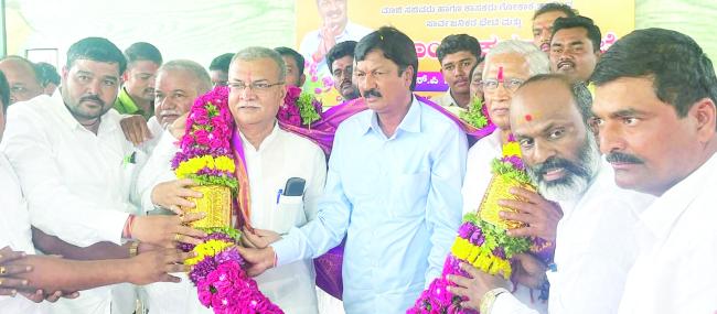 ಬಿಡಿಸಿಸಿ ಬ್ಯಾಂಕ್ ಚುನಾವಣೆಯಲ್ಲಿ ಅಥಣಿಯಿಂದ ಕುಮಠಳ್ಳಿ, ಕಾಗವಾಡದಿಂದ ಶ್ರೀನಿವಾಸ ಪಾಟೀಲ ಸ್ಪರ್ಧೆ  