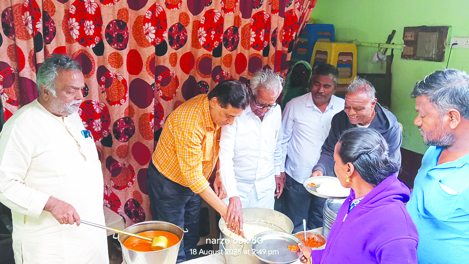 ಹಸಿದವರಿಗೆ ಅನ್ನ ನೀಡುವುದು ಎಲ್ಲ ಕಾರ್ಯಗಳಂತಲೂ ಪುಣ್ಯದ ಕಾರ್ಯ 