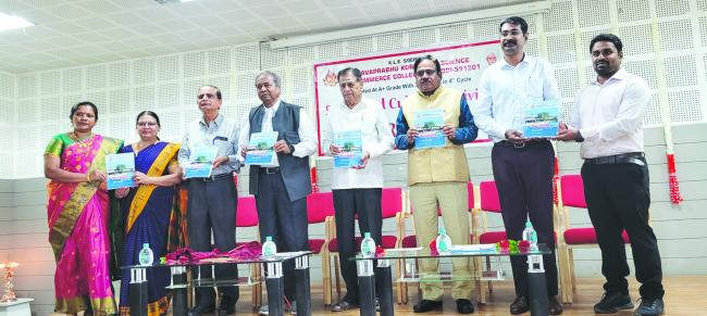 ಪರಿಶ್ರಮದಿಂದ ಯಶಸ್ಸಿನ ಶಿಖರ ತಲುಪಲು ಸಾಧ್ಯ: ಡಾ. ಲೋಕಾಪುರ 