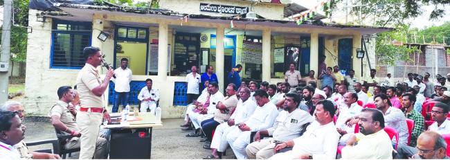 ಆಲಮೇಲ ಠಾಣೆಯಲ್ಲಿ ಗಣೇಶ ಈದ್ ಮಿಲಾದ್ ಶಾಂತಿ ಸಭೆ 