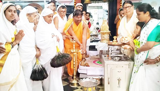 ಅಮ್ಮಿನಬಾವಿ ಜಿನಾಲಯದಲ್ಲಿ ನೋಪಿ ಕಾರ್ಯಕ್ರಮ 