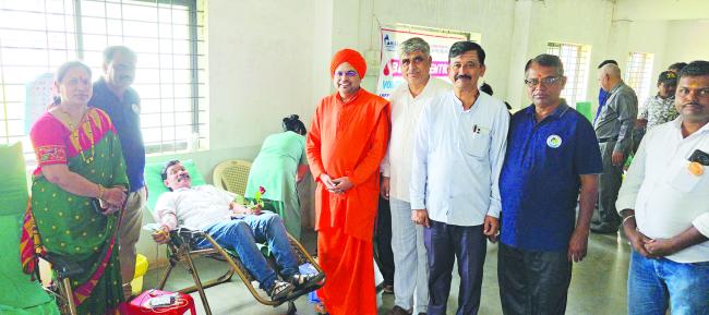 ರಕ್ತದಾನದಿಂದ ಮನುಷ್ಯನ ಆರೋಗ್ಯ ವೃದ್ಧಿ: ಡಾ.ಅಲ್ಲಮಪ್ರಭು ಮಹಾಸ್ವಾಮಿಗಳು 