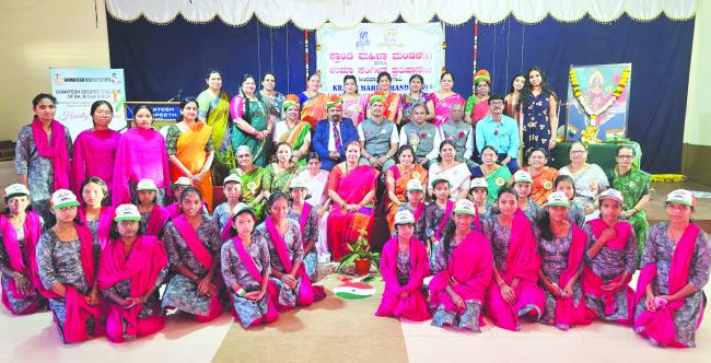 ಮಕ್ಕಳಿಗೆ ದೇಶಾಭಿಮಾನ ಬೆಳೆಸಿ: ಸಂತೋಷ್ ಮಠಪತಿ 