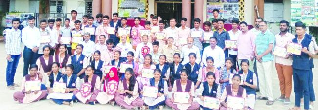 ಆರ್‌.ಡಿ.ಪಾಟೀಲ ಪಪೂ ಕಾಲೇಜಿಗೆ ಸಮಗ್ರ ವೀರಾಗ್ರಣಿ ಪ್ರಶಸ್ತಿ 