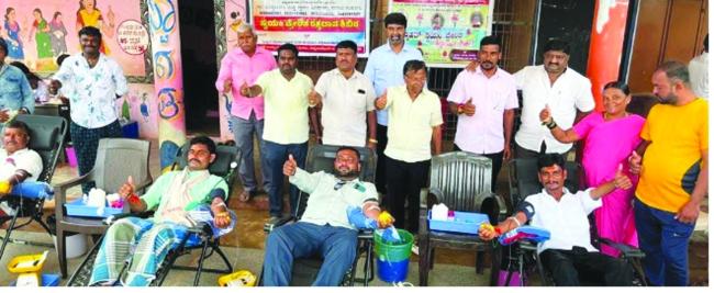 ರಕ್ತದಾನ ಮಾಡಿ ಜೀವ ಉಳಿಸಿ 