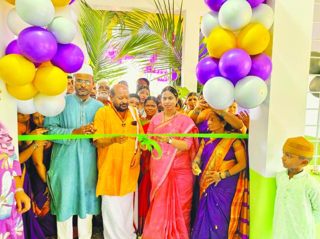 ನಬೀಸಾಹೇಬ ದರ್ಗಾ ಸಮುದಾಯ ಭವನ ಉದ್ಘಾಟಿಸಿದ ಸಚಿವೆ ಲಕ್ಷ್ಮೀ ಹೆಬ್ಬಾಳಕರ್ 