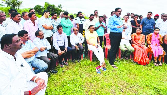 ಮಹಾಲಕ್ಷ್ಮೀ ಏತ ನೀರಾವರಿ ಯೋಜನೆ ವೀಕ್ಷಣೆ: ಕಾಡಾಪುರ ಕೆರೆಗೆ ಬಾಗಿನ ಅರ್ಪಣೆ