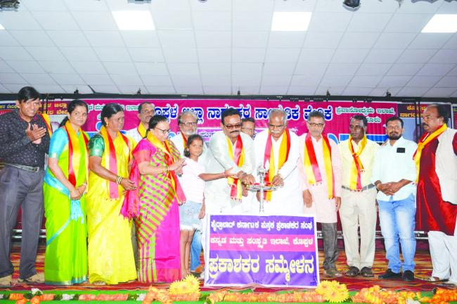 ಕವಿಗೋಷ್ಠಿ. ಯಶಸ್ವಿ: ವ್ಯಕ್ತಿಯಾಗುವುದಕ್ಕಿಂತ ಮೌಲ್ಯಯುತ ವ್ಯಕ್ತಿಯಾಗಿ -ಕೋಮಲಾ  