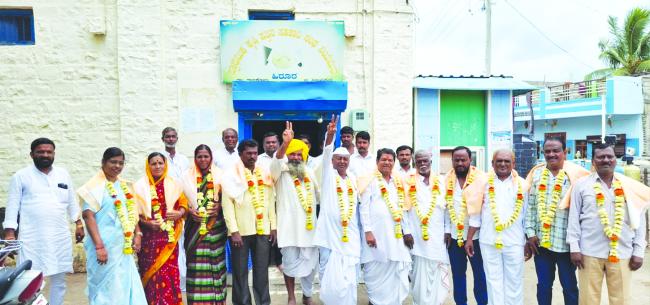 ಹಿರೂರ ಪಿಕೆಪಿಎಸ್ ಅಧ್ಯಕ್ಷ- ಉಪಾಧ್ಯಕ್ಷರ ಅವಿರೋಧ ಆಯ್ಕೆ 