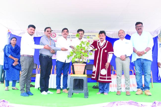 ಕ್ರೀಡಾ ಕ್ಷೇತ್ರದಲ್ಲಿ ಸಾಧಕರಾಗಿ ಜಿಲ್ಲೆಯ ಕೀರ್ತಿ ಹೆಚ್ಚಿಸಿ: ಸಂಗಮೇಶ ಬಬಲೇಶ್ವರ 