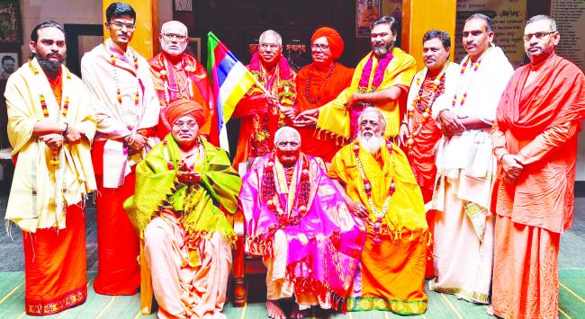 ಅಮ್ಮಿನಬಾವಿ ಸಂಸ್ಥಾನ ಪಂಚಗೃಹ ಹಿರೇಮಠದಲ್ಲಿ ಶಿವಾಚಾರ್ಯ ಶ್ರೀಗಳ ಪ್ರಥಮ ಸಮಾವೇಶ 