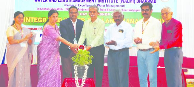 ಕೆರೆಗಳ ಸಂರಕ್ಷಣೆ ಮತ್ತು ಅಭಿವೃದ್ಧಿ ಅತ್ಯವಶ್ಯಕ: ಮಹಾವೀರ ಉಪಾದ್ಯ 