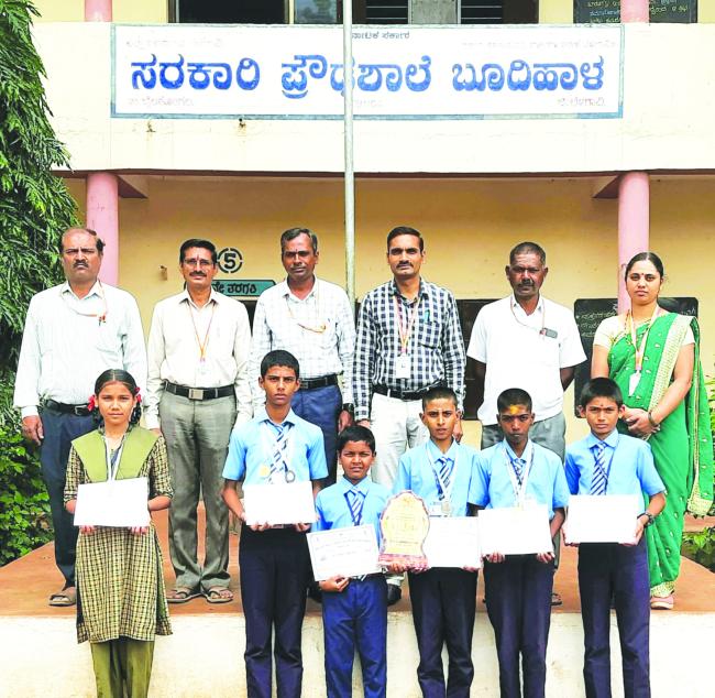ಬೂದಿಹಾಳ ಪ್ರೌಢಶಾಲೆ ವಿದ್ಯಾರ್ಥಿಗಳು ತಾಲೂಕಾ ಮಟ್ಟದ ಕ್ರೀಡಾಕೂಟಕ್ಕೆ ಆಯ್ಕೆ: 