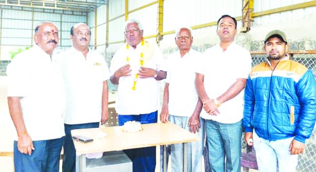 ಜನಪ್ರಿಯ ಮಾಜೀ ನಗರಸಭೆ ಸದಸ್ಯರಾದ ಗಿರಿಧರಸಿಂಗ್ ಬ್ಯಾಳಿಯವರ ಜನ್ಮ ದಿನಾಚರಣೆಯ ಅಂಗವಾಗಿ ಸನ್ಮಾನ 