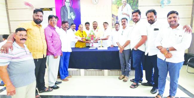 ಪಟ್ಟಣಕ್ಕೆ ಪ್ರವೇಶಿಸುವ ನಾಲ್ಕು ಸ್ವಾಗತ ಕಮಾನಗಳ ನಿರ್ಮಾಣಕ್ಕೆ ಮೊದಲ ಆದ್ಯತೆ: ದತ್ತಾ ವಾಸ್ಟರ್ 