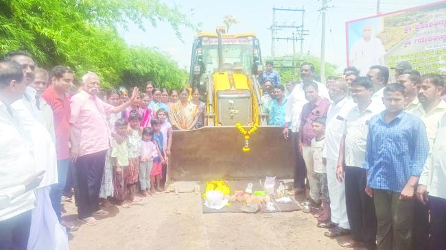 ಕೇರೂರ ರಸ್ತೆ ಅಭಿವೃದ್ಧಿಗೆ 1.40 ಕೋಟಿ ರೂ ಅನುದಾನ: ಹುಕ್ಕೇರಿ 