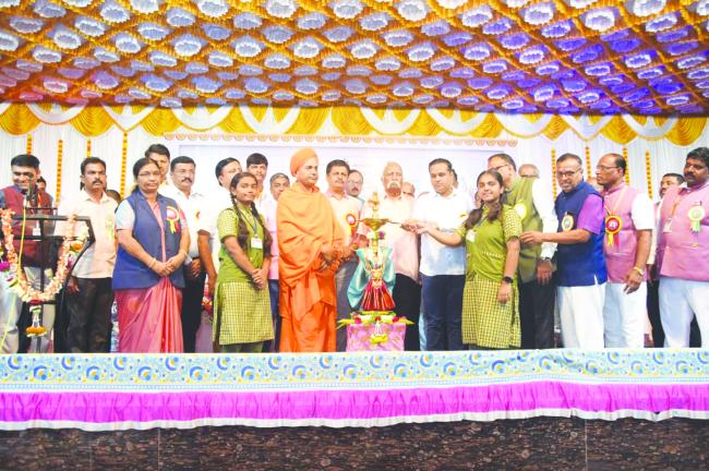 ಕ್ಷೇತ್ರದ ಪ್ರತಿ ಶಾಲೆಯನ್ನು ಉನ್ನತ ಮಟ್ಟಕ್ಕೆ ಏರಿಸುವ ಕೆಲಸ ನಡೆದಿದೆ: ಪ್ರಕಾಶ ಹುಕ್ಕೇರಿ 