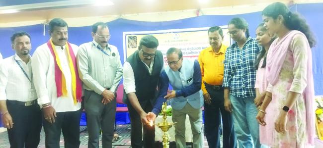 ನಾಡಿನಲ್ಲಿ ಉದ್ಯೋಗಗಳ ಕೊರತೆ ಇಲ್ಲ : ಕೌಶಲ್ಯದ ಕೊರತೆ ಇದೆ: ಪ್ರಕಾಶ್ ಕೋಳಿವಾಡ  