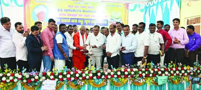 ಸ್ಪರ್ಧಾತ್ಮಕ ಯುಗದಲ್ಲಿ ವಿದ್ಯಾರ್ಥಿಗಳ ಭವಿಷ್ಯ ರೂಪಿಸುವದು ಶಿಕ್ಷಕರ ಜವಾಬ್ದಾರಿ : ಶಾಸಕ ಪಠಾಣ