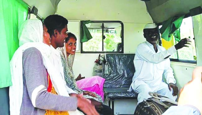 ದೇಹ ತ್ಯಾಗ : 5 ಜನರನ್ನು ವಶಕ್ಕೆ ಪಡೆದು ಬೆಳಗಾವಿ ಜಿಲ್ಲಾಸ್ಪತ್ರೆಗೆ ದಾಖಲು 