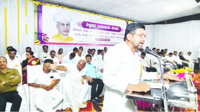 ಉತ್ತಮ ಸಮಾಜ ನಿರ್ಮಾಣ ಮಾಡುವಲ್ಲಿ ಶಿಕ್ಷಕರ ಪಾತ್ರ ಮಹತ್ವದ್ದಾಗಿದೆ: ಪಟೇಲ  