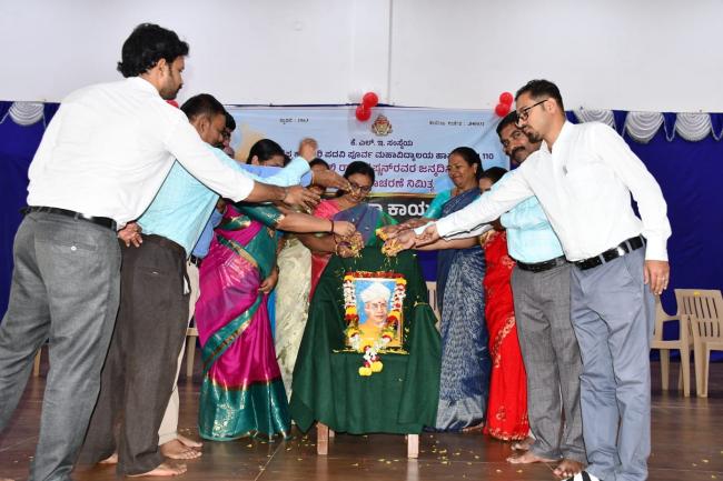 ಜ್ಞಾನಸೃಷ್ಠಿಗೆ ಕಾರಣಕರ್ತ ಗುರು 