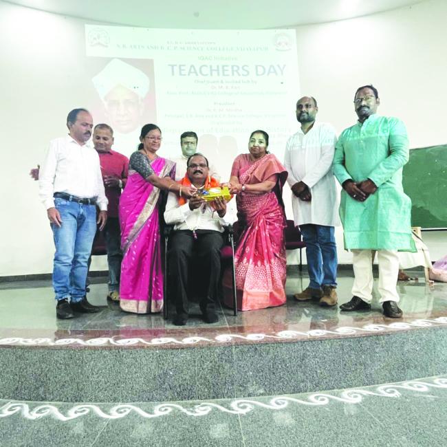 ಭವ್ಯ ಭಾರತ ನಿಮಾರ್ಣದ ನಿರ್ಮಾತೃ ಶಿಕ್ಷಕರು: ಡಾ.ಮಂಜುನಾಥ.ಬಿ.ಕೋರಿ 