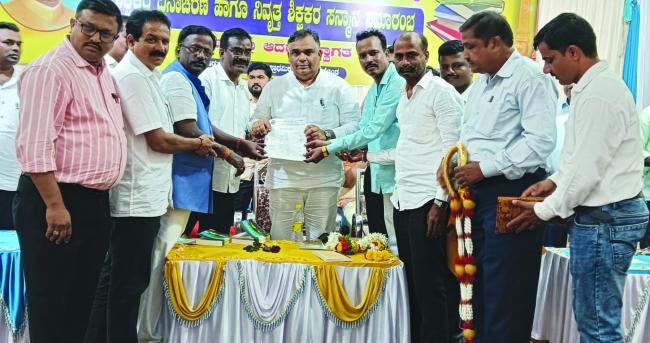 ಶಿಥಿಲಗೊಂಡ ಕಟ್ಟಡವನ್ನು ತೆರವುಗೊಳಿಸಿ ಹೊಸ ಭವನ ನಿರ್ಮಾಣಕ್ಕೆ ಮನವಿ 