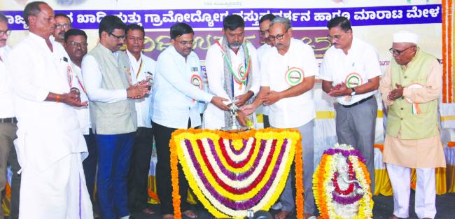 ಖಾದಿ ಸ್ವಾಭಿಮಾನ, ದೇಶಾಭಿಮಾನದ ಪ್ರತೀಕ, ಸ್ವಾವಲಂಬನೆ ಸಂಕೇತ: ತುರವಿಹಾಳ 