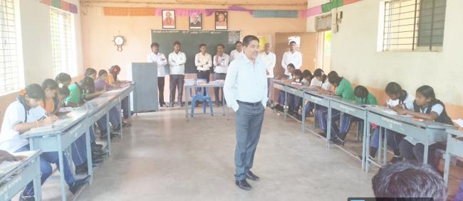 ಹಳಕಟ್ಟಿ ಪ್ರೌಢಶಾಲೆಗೆ ಸಮಗ್ರ ಶಿಕ್ಷಣ ಸಮನ್ವಯಾಧಿಕಾರಿ ಬೇಟಿಮಕ್ಕಳಲ್ಲಿ ಜ್ಞಾನ ಪಣತೆ ಬೆಳಗಿಸಿ: ಎಂ.ಎ.ಗುಳೇದಗುಡ್ಡ 