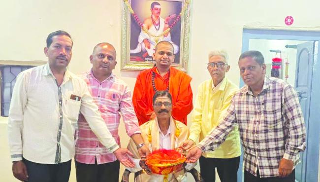 ಪತ್ರಿಕಾ ಬಳಗದವರಿಂದ ಸನ್ಮಾನ  