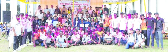 ಶಿರಗುಪ್ಪಿ ಕೆಎಲ್‌ಇ ಸಂಸ್ಥೆಯ ಪಪೂ ಮಹಾವಿದ್ಯಾಲಯಕ್ಕೆ ಸಮಗ್ರ ವೀರಾಗ್ರಣಿ ಪ್ರಶಸ್ತಿ 