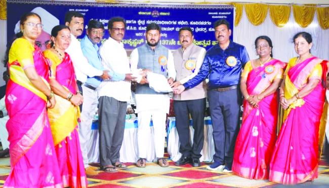 ಶಿಕ್ಷಕರ ಬಡ್ತಿಗೆ ನಿಗದಿಯಾದ ಟಿಇಟಿ ಪರೀಕ್ಷೆ ರದ್ದುಗೆ ಒತ್ತಾಯ  