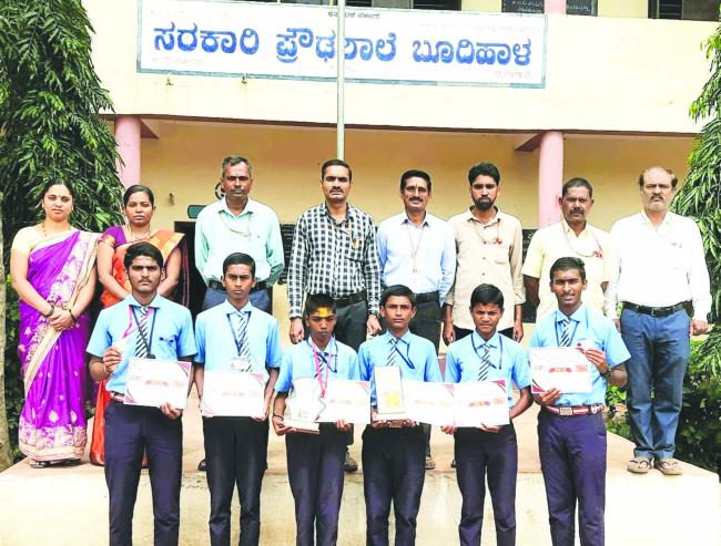 ಬೂದಿಹಾಳ   ವಿದ್ಯಾರ್ಥಿಗಳು ಜಿಲ್ಲಾ ಮಟ್ಟದ ಕ್ರೀಡಾಕೂಟಕ್ಕೆ ಆಯ್ಕೆ 