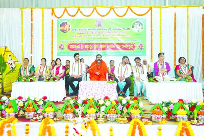 ಸಾಮೂಹಿಕ  ಅಷ್ಟಲಕ್ಷಿ-್ಮ ಪೂಜೆ  