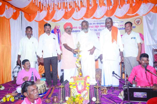 ಯಳವತ್ತಿ ಗ್ರಾಮದಲ್ಲಿ ಪಂ. ಪುಟ್ಟರಾಜ ಗವಾಯಿ 15ನೇ ಪುಣ್ಯಸ್ಮರಣೆ 