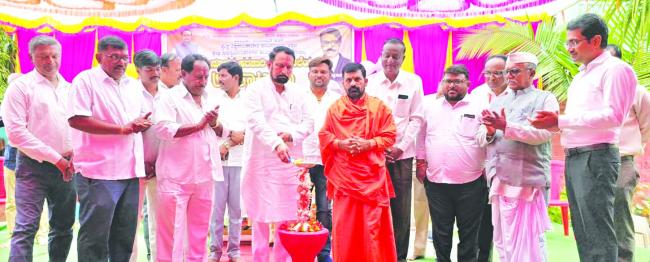 ರಾಜ್ಯದಲ್ಲಿಯೇ ಅತೀ ಹೆಚ್ಚು ಸರಕಾರಿ ಪ್ರೌಢ ಶಾಲೆಗಳು ತಾಲೂಕಿಗೆ ಮಂಜೂರು: ಶಾಸಕ ಲಕ್ಷ್ಮಣ ಸವದಿ   