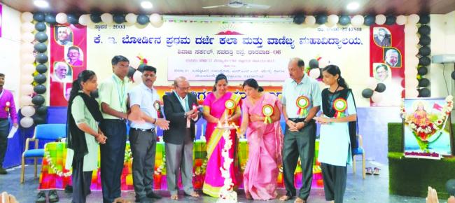 ವಿದ್ಯಾರ್ಥಿಗಳು ಕಠಿಣಶ್ರಮದಿಂದ ವಿದ್ಯಾಭ್ಯಾಸ ಮಾಡಿ ಉತ್ತಮ ಪ್ರಜೆಗಳಾಗಬೇಕು: ಪಾಟೀಲ್ 