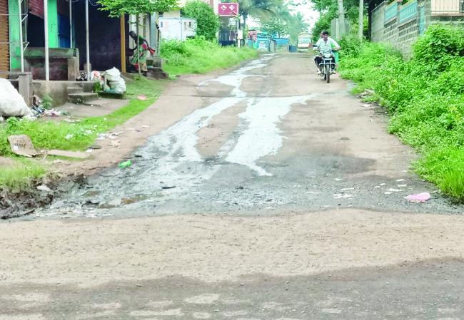 ರಸ್ತೆಗೆ ಗಲೀಜು ಕೊಳಚೆ ನೀರಿನಿಂದ ಮುಕ್ತಿ ಸಿಕ್ಕೀತೇ? 