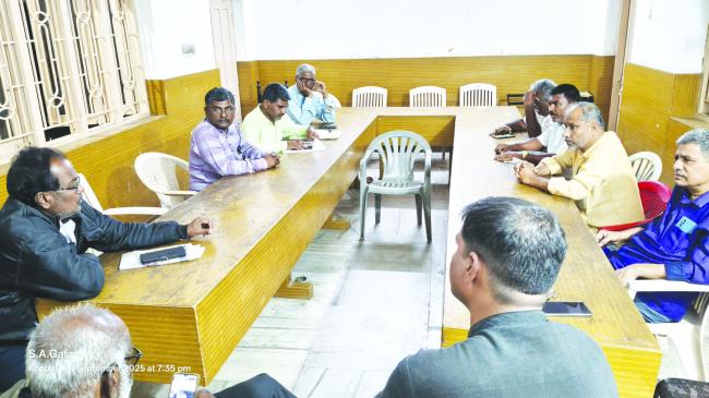  ಮುಖ್ಯಮಂತ್ರಿ ಸಿದ್ದರಾಮಯ್ಯ ಅವರ ಕಾರ್ಖಾನೆಗಳ ವಿಸ್ತರಣೆಯ ದ್ವಂದ್ವ ಹೇಳಿಕೆ ಖಂಡಿಸಿ ಪ್ರತಿಭಟನೆ