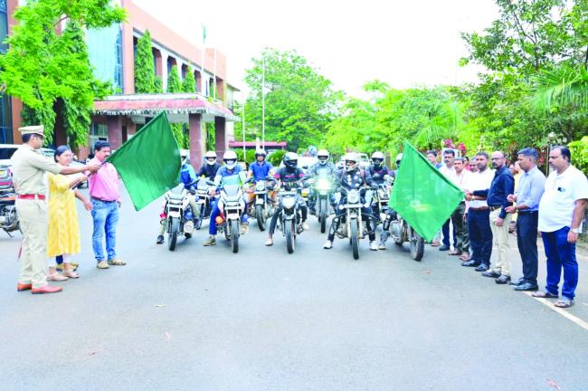 ಅಂತಾರಾಷ್ಟ್ರೀಯ ಪ್ರಜಾಪ್ರಭುತ್ವ ದಿನಾಚರಣೆ: ಬೈಕ್ ರ್ಯಾಲಿಗೆ ಚಾಲನೆ. 