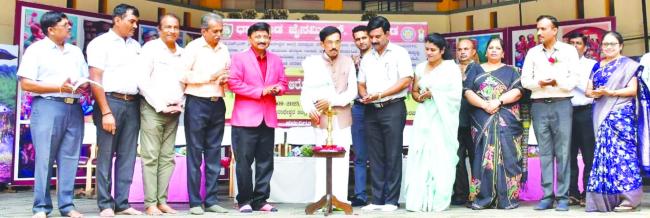 ಸಮಾಜಮುಖಿ ಕಾರ್ಯಗಳ ಮುಖಾಂತರ ಸಮಾಜದ ಋಣ ಸಂದಾಯ ಮಾಡಿ: ಡಾ. ಅಜಿತ ಪ್ರಸಾದ 