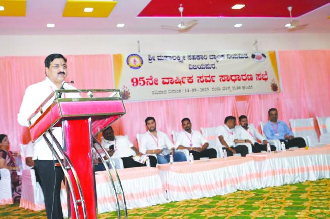 ಶ್ರೀ ಮಹಾಲಕ್ಷ್ಮಿ ಸಹಕಾರಿ ಬ್ಯಾಂಕ್ ಪ್ರಗತಿಯತ್ತ ದಾಪುಗಾಲು: ಮುಕುಂದ ಕುಲಕರ್ಣಿ  