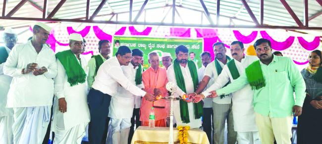 ರೈತರೆಲ್ಲರೂ ಒಗ್ಗೂಡಬೇಕು, ರೈತ ಸಂಘಟನೆಗಳು ಪ್ರತಿ ಗ್ರಾಮಗಳಲ್ಲಿ ಆಗಬೇಕು: ಚೂನಪ್ಪ ಪೂಜೇರಿ  