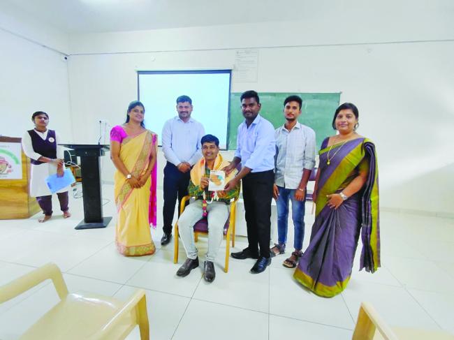 ಅಭಿವೃದ್ದಿಶೀಲ ರಾಷ್ಟ್ರಕ್ಕೆ ಪ್ರಜಾಪ್ರಭುತ್ವವೇ ತಳಪಾಯ: ಬಸವರಾಜ ಕುರಗುಂದ 