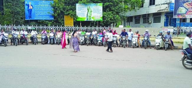 ಎಚ್‌.ಐ.ವಿ, ಏಡ್ಸ್‌ ಜಾಗೃತಿಗಾಗಿ ಬೈಕ್ ರಾ​‍್ಯಲಿ 