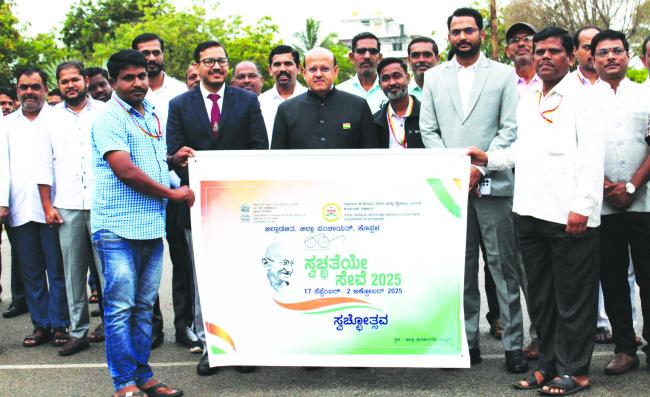  ಜಿಲ್ಲೆಯ ಅಭಿವೃದ್ಧಿಗೆ ನಾವೆಲ್ಲರೂ ಶ್ರಮಿಸಬೇಕು: ಜಿಲ್ಲಾಧಿಕಾರಿ ಡಾ. ಸುರೇಶ್ ಇಟ್ನಾಳ 