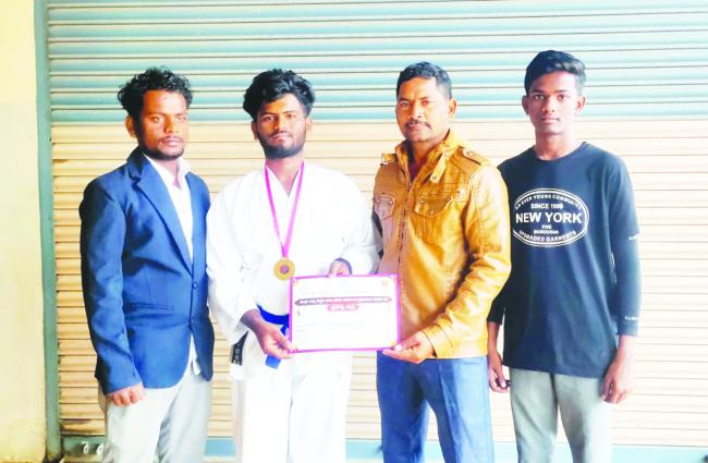 ಸಂತೋಷ್ ಭಜಂತ್ರಿ ಗೆ ಪದವಿಪೂರ್ವ ಕಾಲೇಜ್ ಕ್ರೀಡಾಕೂಟದಲ್ಲಿ ಪ್ರಥಮ ಸ್ಥಾನ 