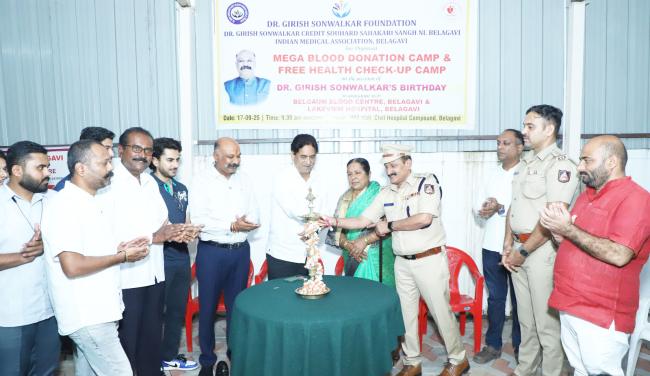 ಖ್ಯಾತ ವೈದ್ಯರಾದ ಡಾ. ಗೀರೀಶ ಸೋನವಾಲ್ಕರ್ ಹುಟ್ಟುಹಬ್ಬದ ಪ್ರಯುಕ್ತ  ಬೃಹತ್ ರಕ್ತದಾನ ಶಿಬಿರ 